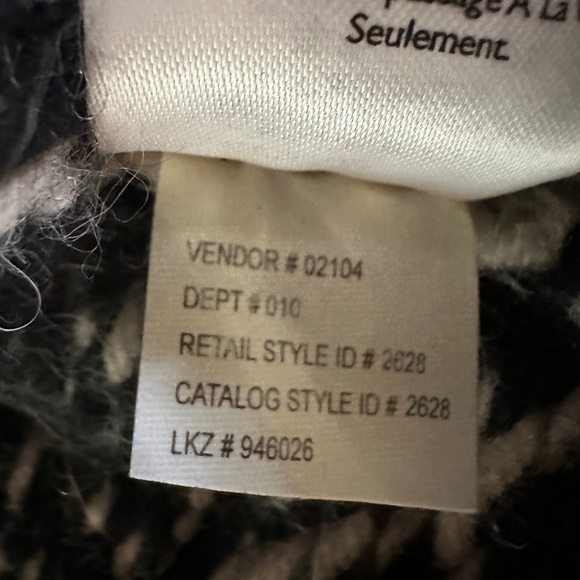 Eddie Bauer Lambswool Angora Rabbit Black and White Sweater Size Medium - Picture 8 of 8
